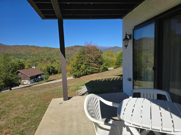 $425,000 | 30 Christmas Mountain Road, Unit H30, Intervale, NH 03845