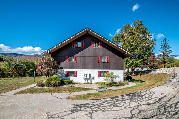 $425,000 | 30 Christmas Mountain Road, Unit H30, Intervale, NH 03845