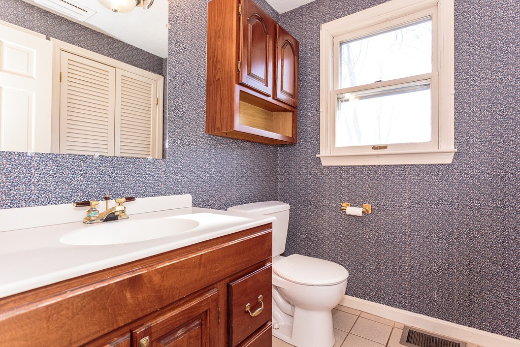 11 Jacob Road Belmont, MA 02478 - Photo 4 of 20 Gallery Image 4