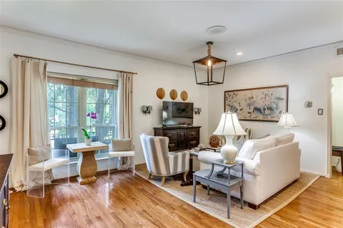 $325,000 | 4312 Bellaire Drive South, Unit 204, Fort Worth, TX 76109