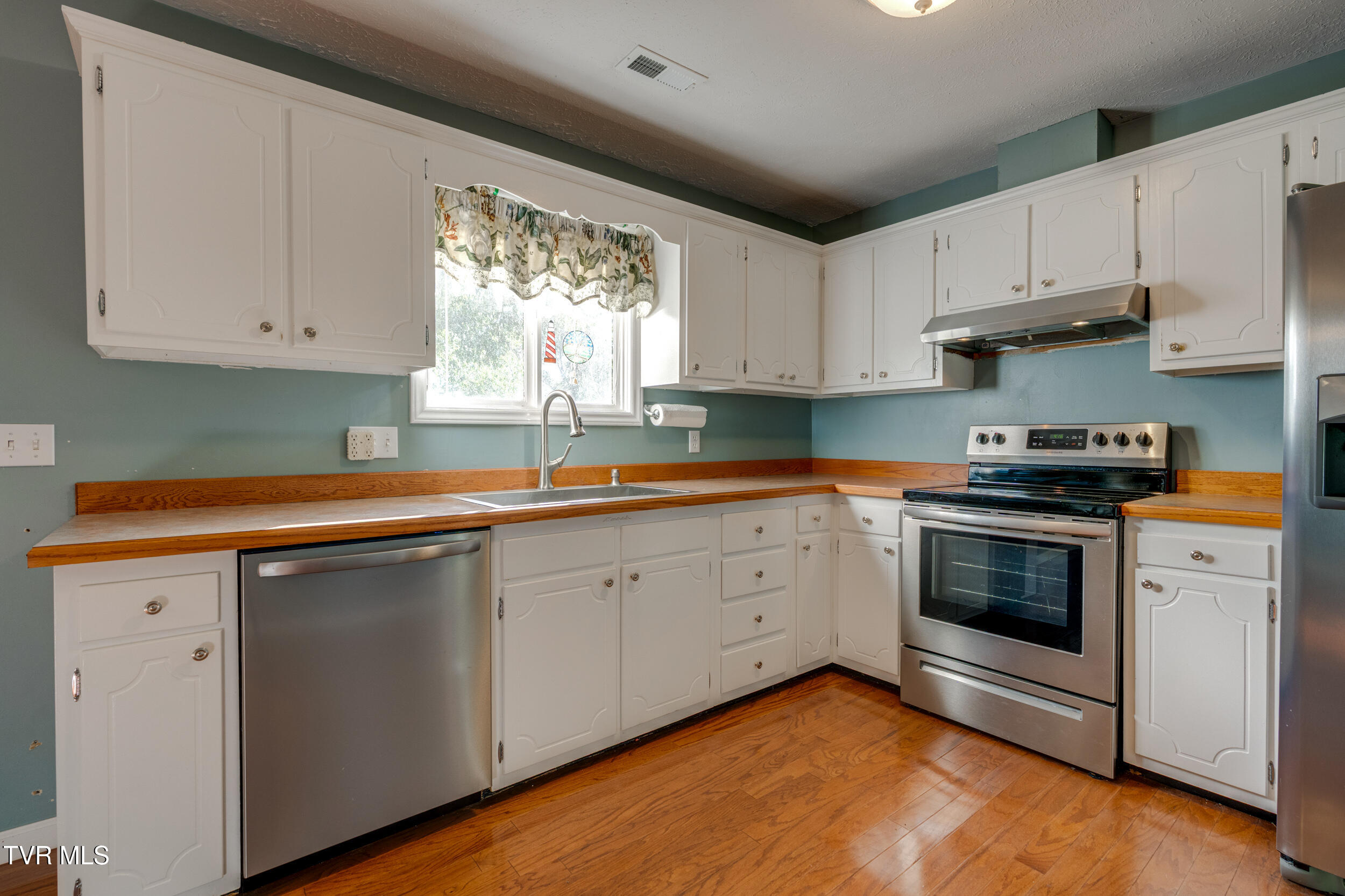 765 Greengate Road Kingsport, TN 37663 - Photo 13 of 48 013