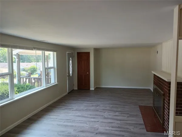 $1,400 | 137 Elkan Avenue, St. Louis, MO 63135