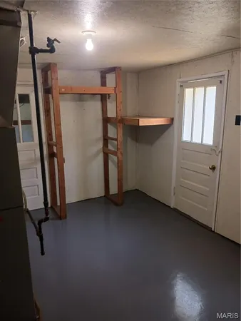 $1,400 | 137 Elkan Avenue, St. Louis, MO 63135