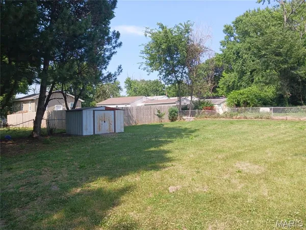 $1,400 | 137 Elkan Avenue, St. Louis, MO 63135