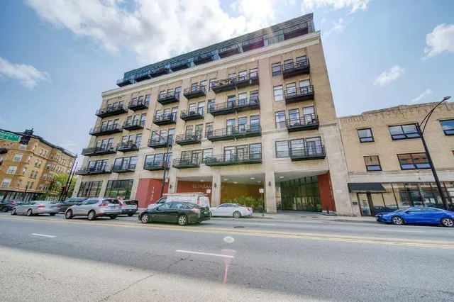 $290,000 | 1645 West Ogden Avenue, Unit 607, Chicago, IL 60612
