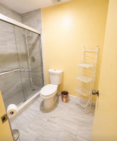 9013 Southwest 8th Terrace Miami, FL 33174 - Photo 12 of 28