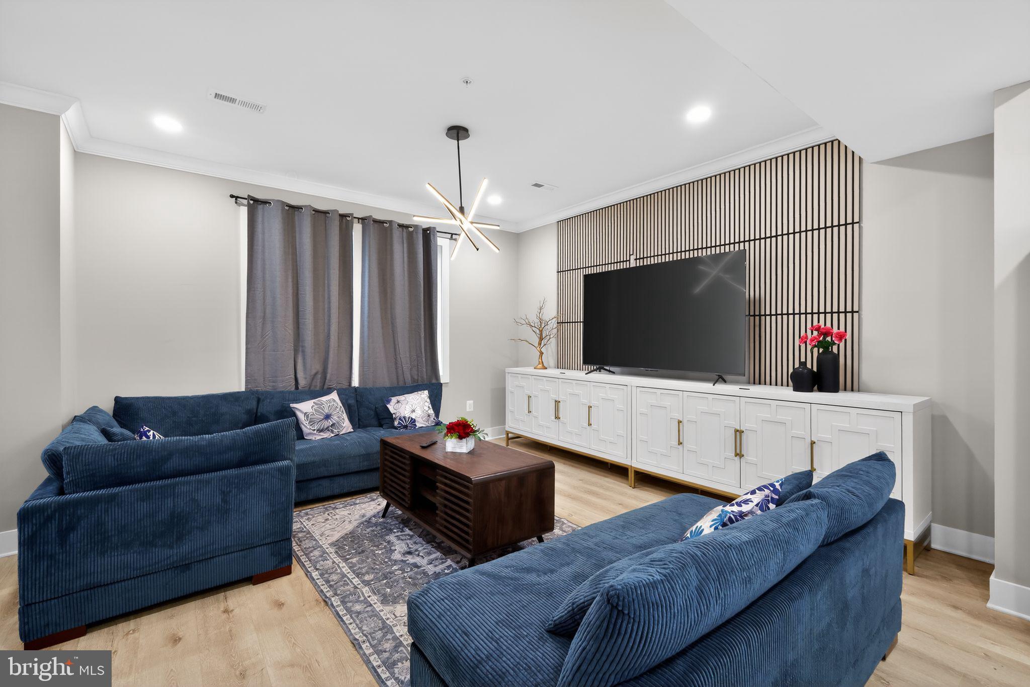 1024 Broadview Road Fort Washington, MD 20744 - Photo 11 of 52 Main floor living room 2