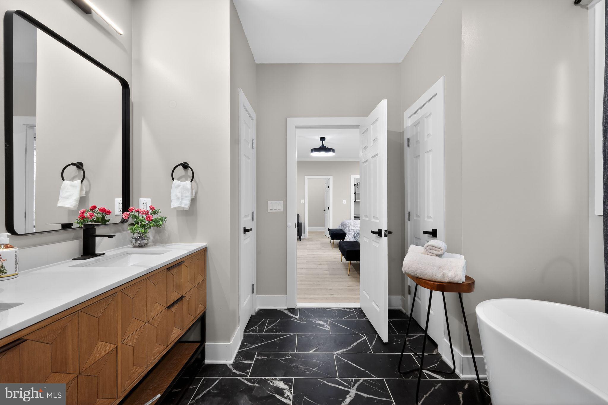 1024 Broadview Road Fort Washington, MD 20744 - Photo 39 of 52 Upper-level Master bathroom