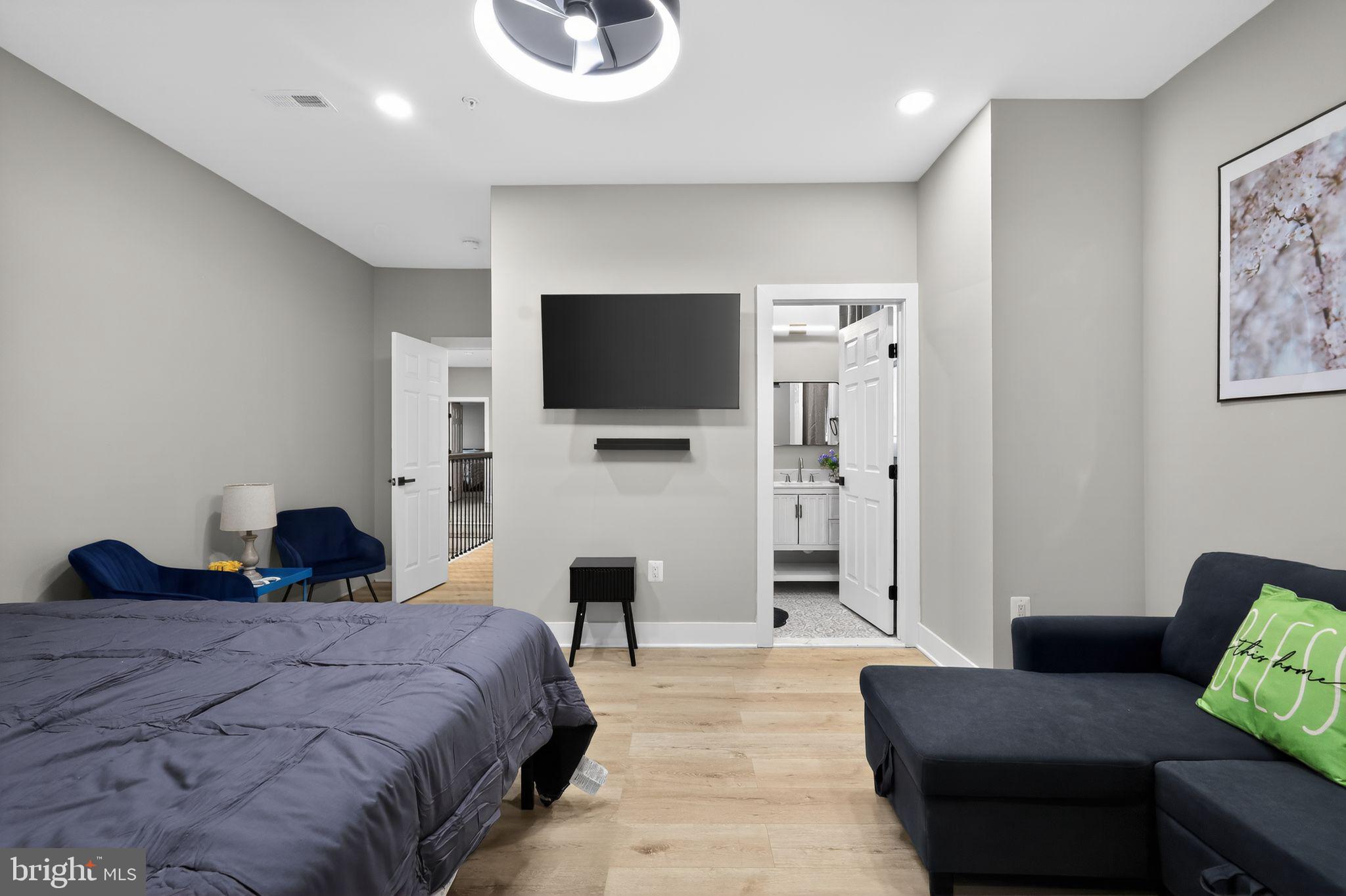 1024 Broadview Road Fort Washington, MD 20744 - Photo 43 of 52 Upper-level bathroom with full bathroom 2