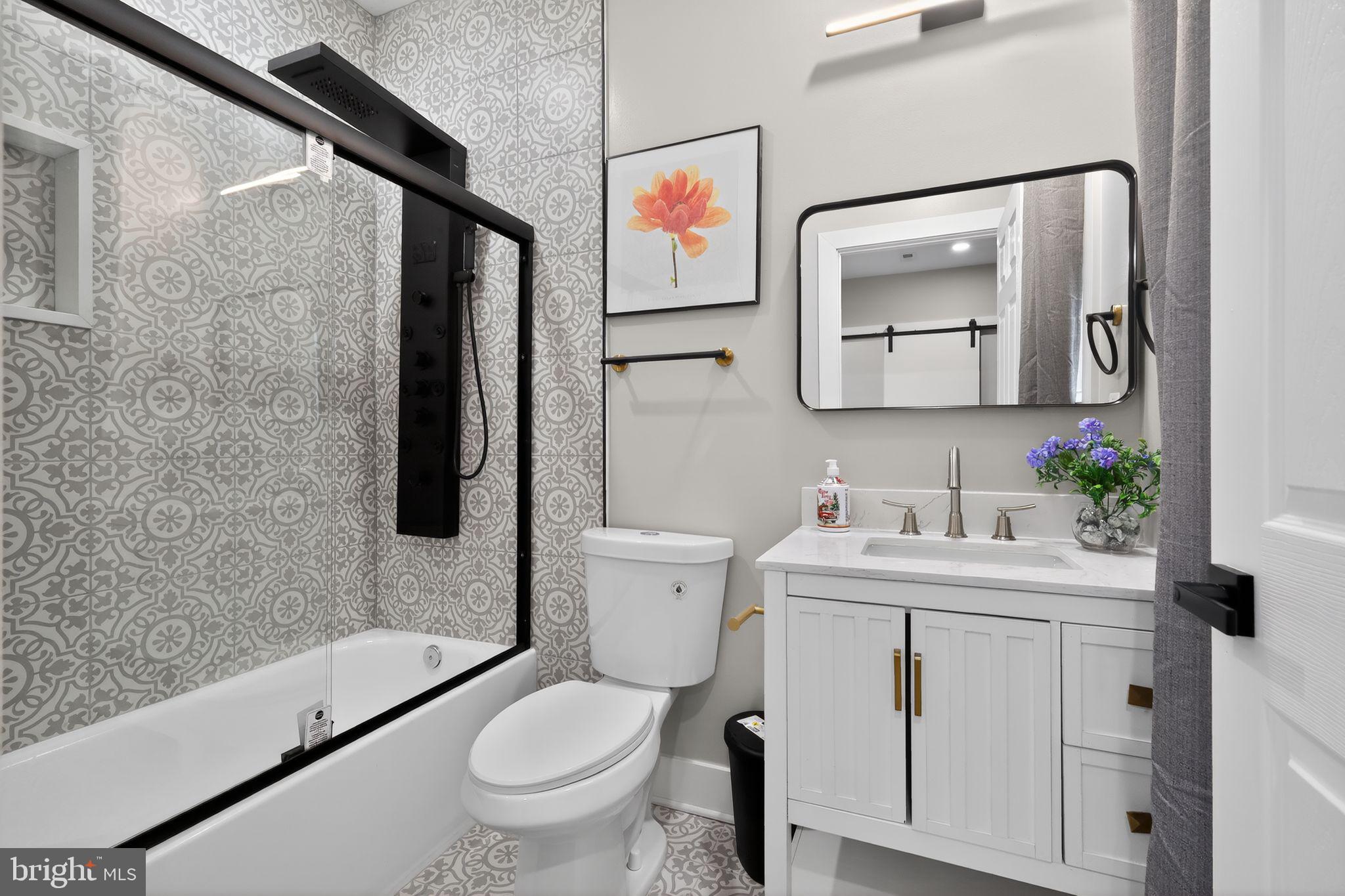 1024 Broadview Road Fort Washington, MD 20744 - Photo 48 of 52 Upper-level full bathroom