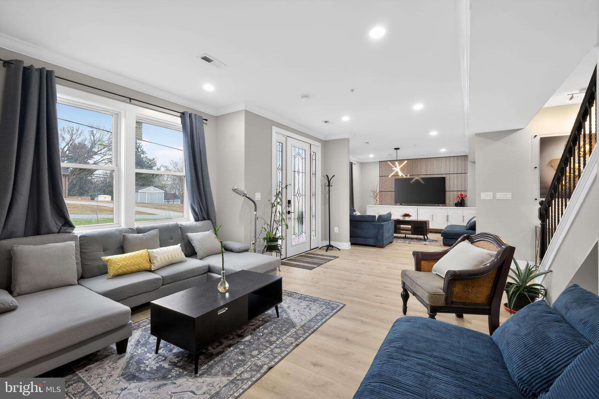 1024 Broadview Road Fort Washington, MD 20744 - Photo 9 of 52 Main floor living room 1