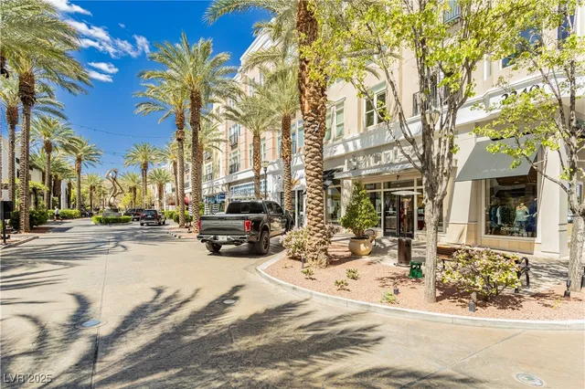 $2,900 | 2240 Village Walk Drive, Unit 2205, Henderson, NV 89012