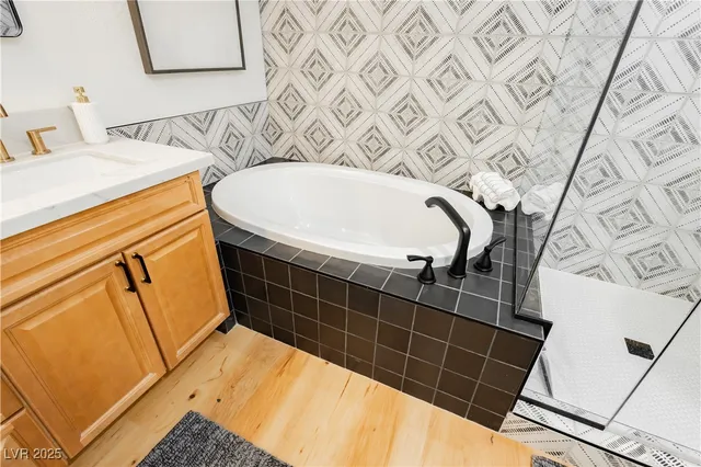 $2,900 | 2240 Village Walk Drive, Unit 2205, Henderson, NV 89012