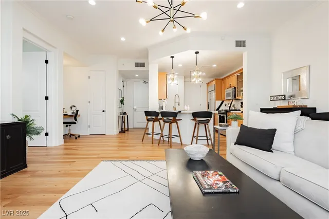 $2,900 | 2240 Village Walk Drive, Unit 2205, Henderson, NV 89012