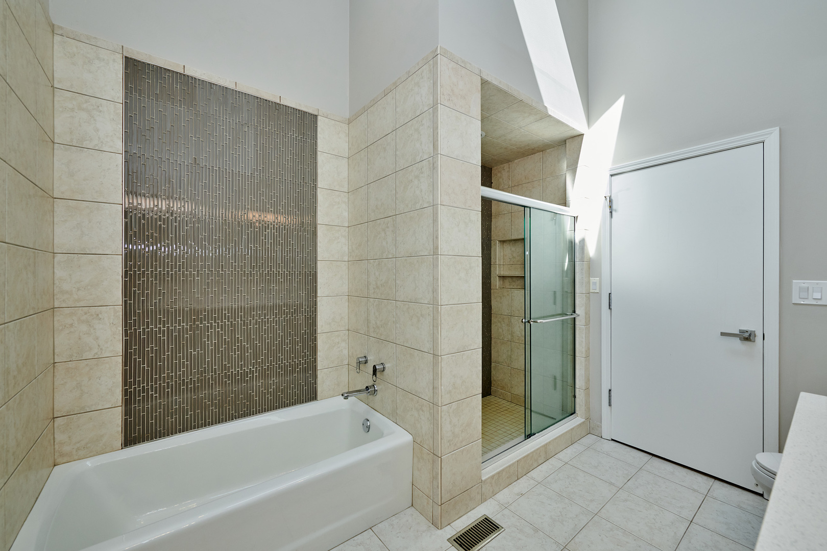 1218 Schaeffer Road Long Grove, IL 60047 - Photo 13 of 42 a bathroom with a bathtub and a shower