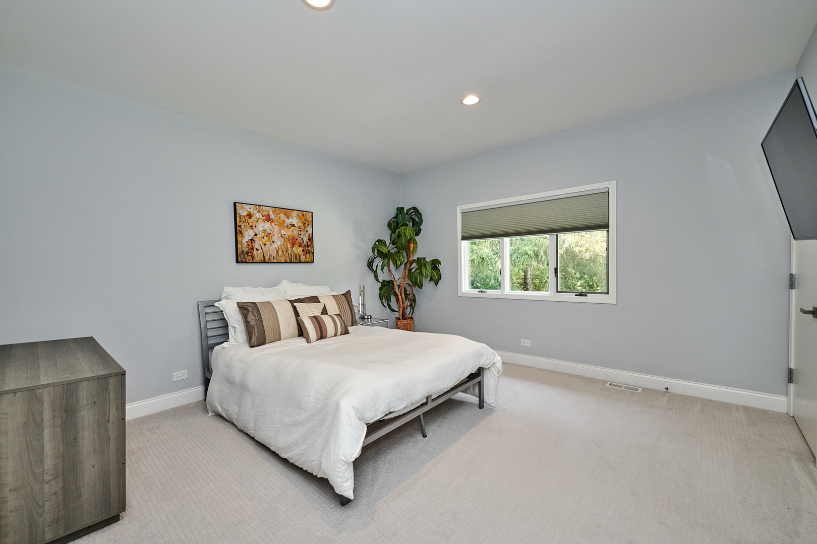 1218 Schaeffer Road Long Grove, IL 60047 - Photo 18 of 42 a bedroom with a bed and a window