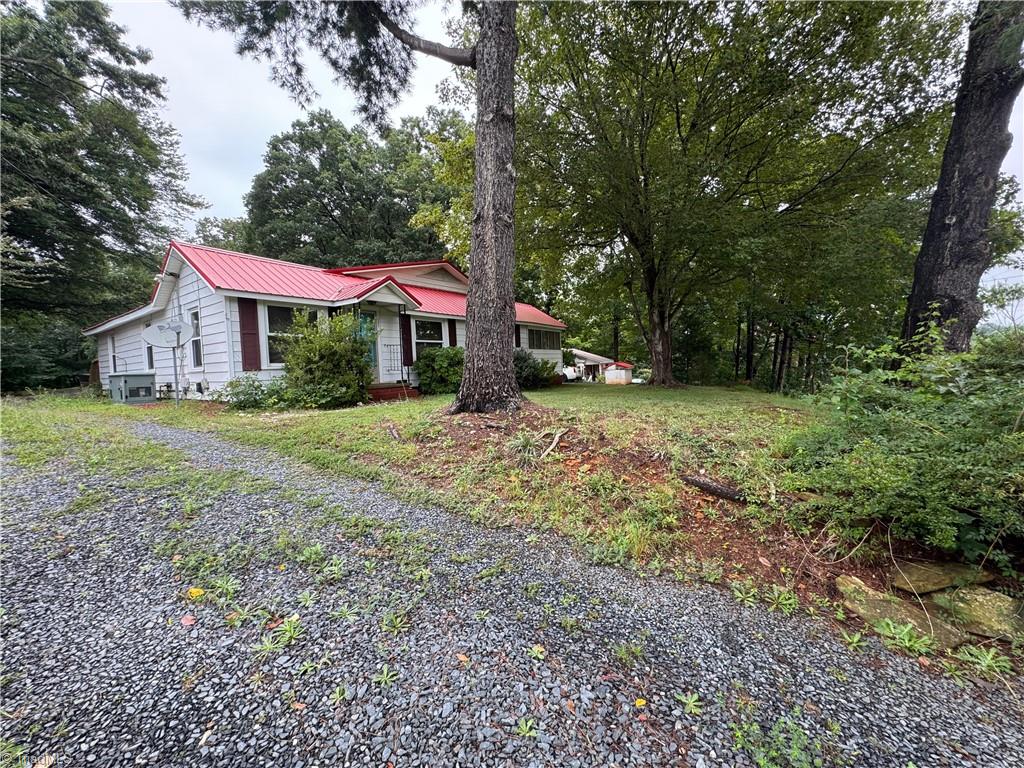 285 Crestview Church Road Asheboro, NC 27205 - Photo 3 of 37 Gallery Image 3