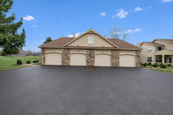 $200,000 | 7636 Creek Bend, Unit 7636, Rockford, IL 61114