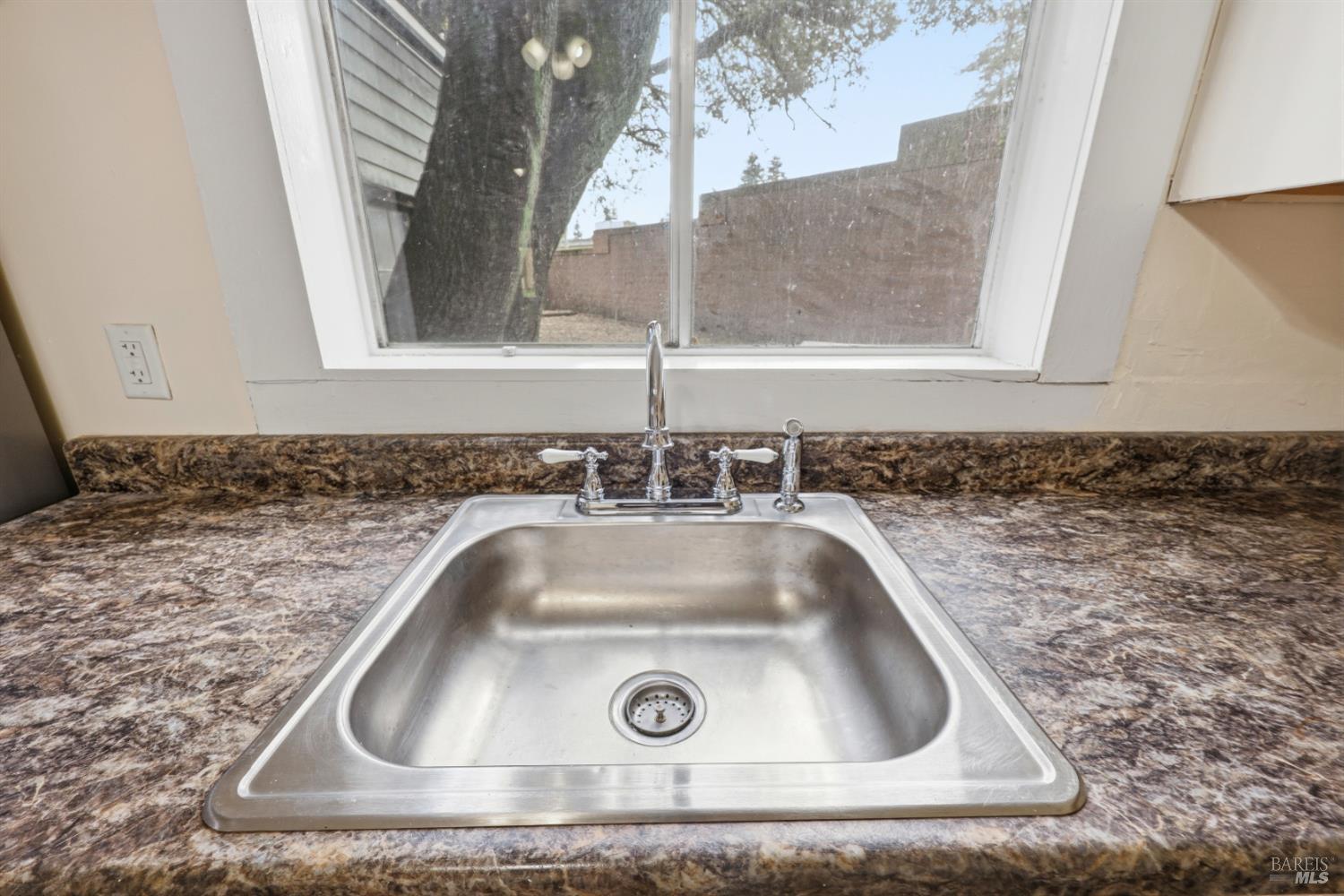 220 Carrillo Street Santa Rosa, CA 95401 - Photo 11 of 33