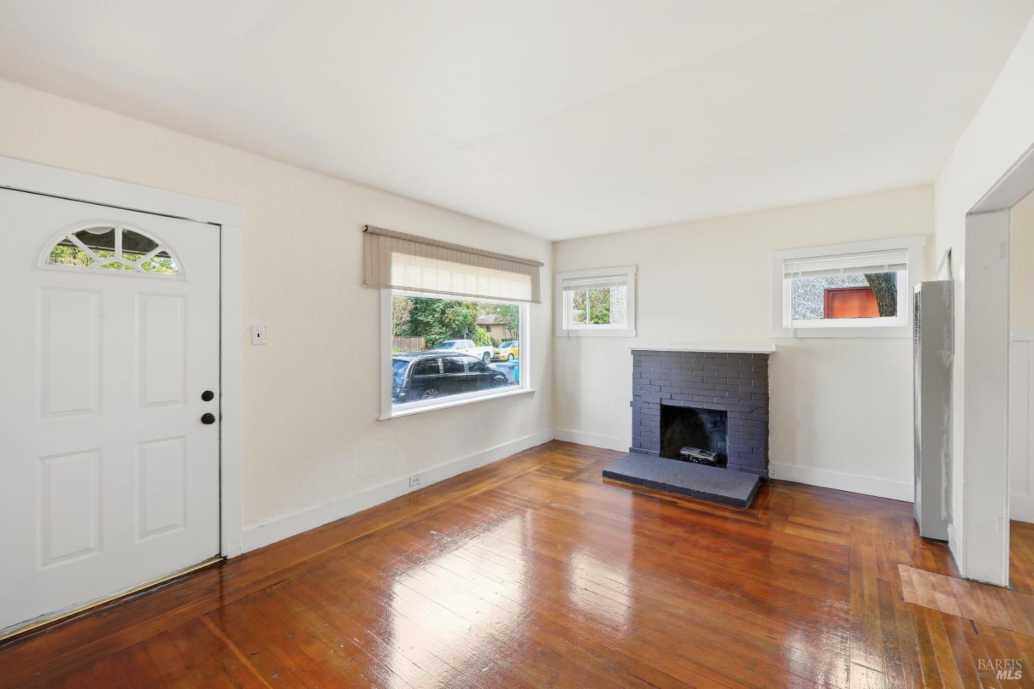 220 Carrillo Street Santa Rosa, CA 95401 - Photo 5 of 33