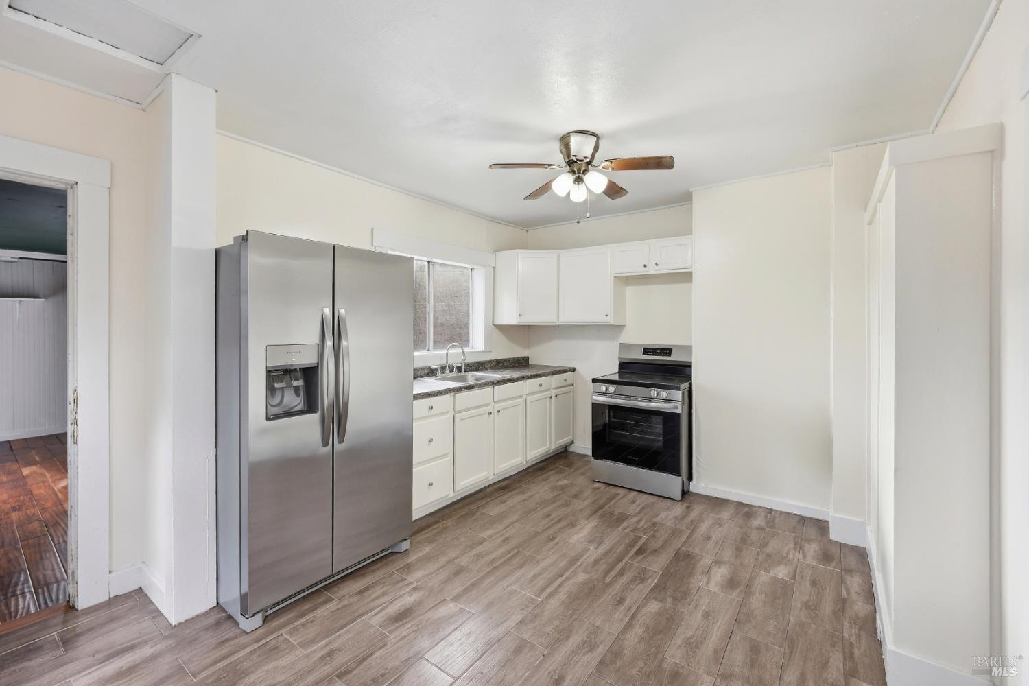 220 Carrillo Street Santa Rosa, CA 95401 - Photo 8 of 33