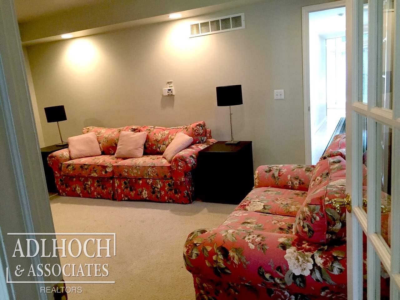 565 Hampton Road Grosse Pointe Woods, MI 48236 - Photo 18 of 37
