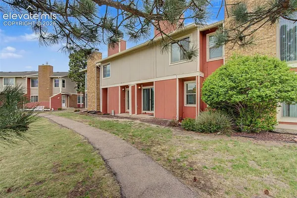 $299,900 | 440 West Rockrimmon Boulevard, Unit C, Colorado Springs, CO 80919