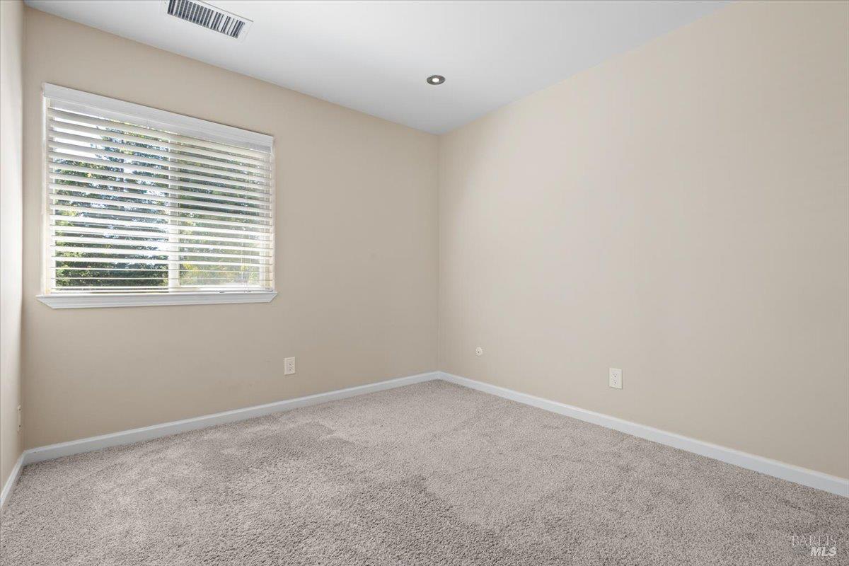 303 Algiers Court Santa Rosa, CA 95409 - Photo 20 of 27 Additional bedroom 2