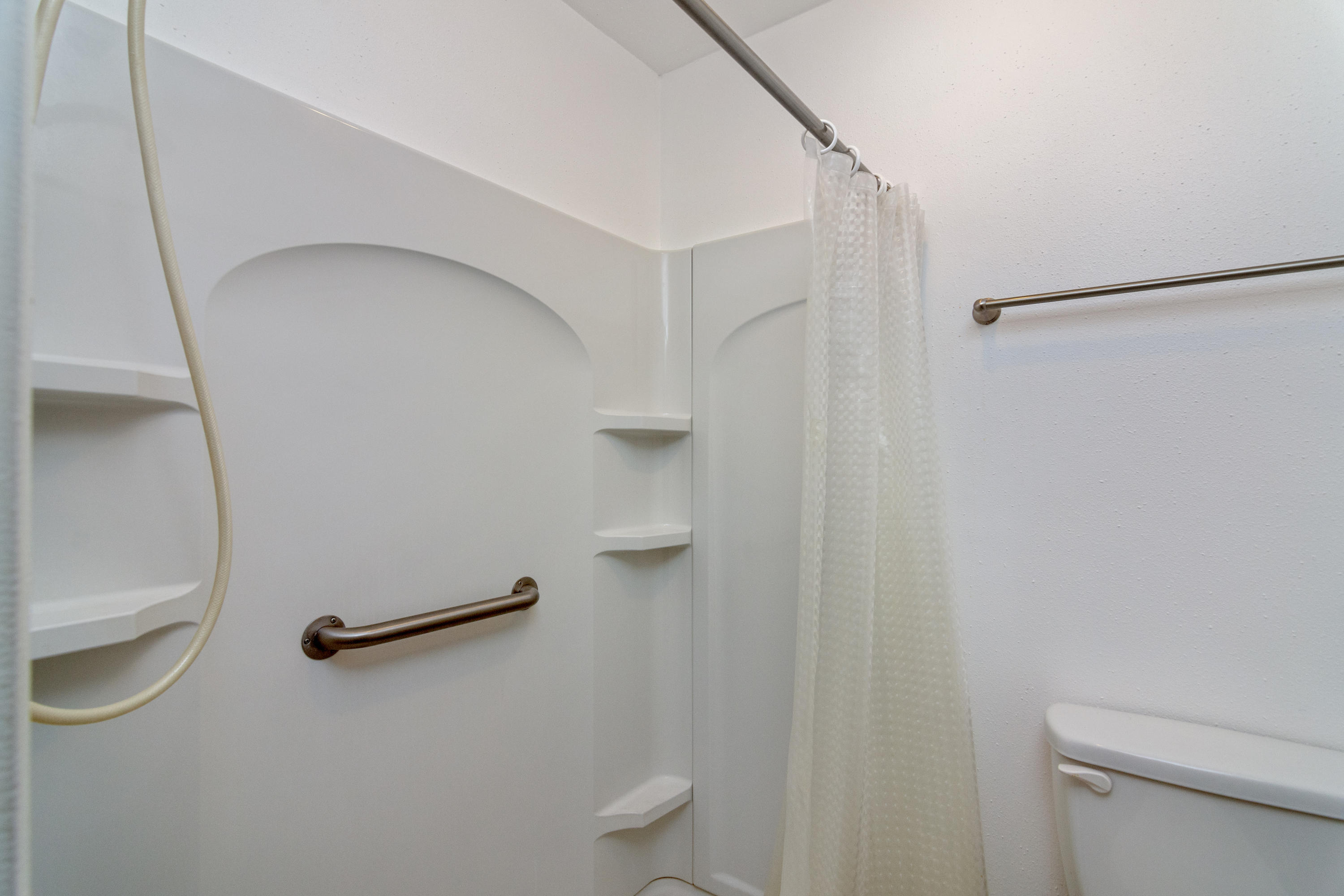 122 Springwood Circle Crestview, FL 32536 - Photo 21 of 27 a bathroom with a shower