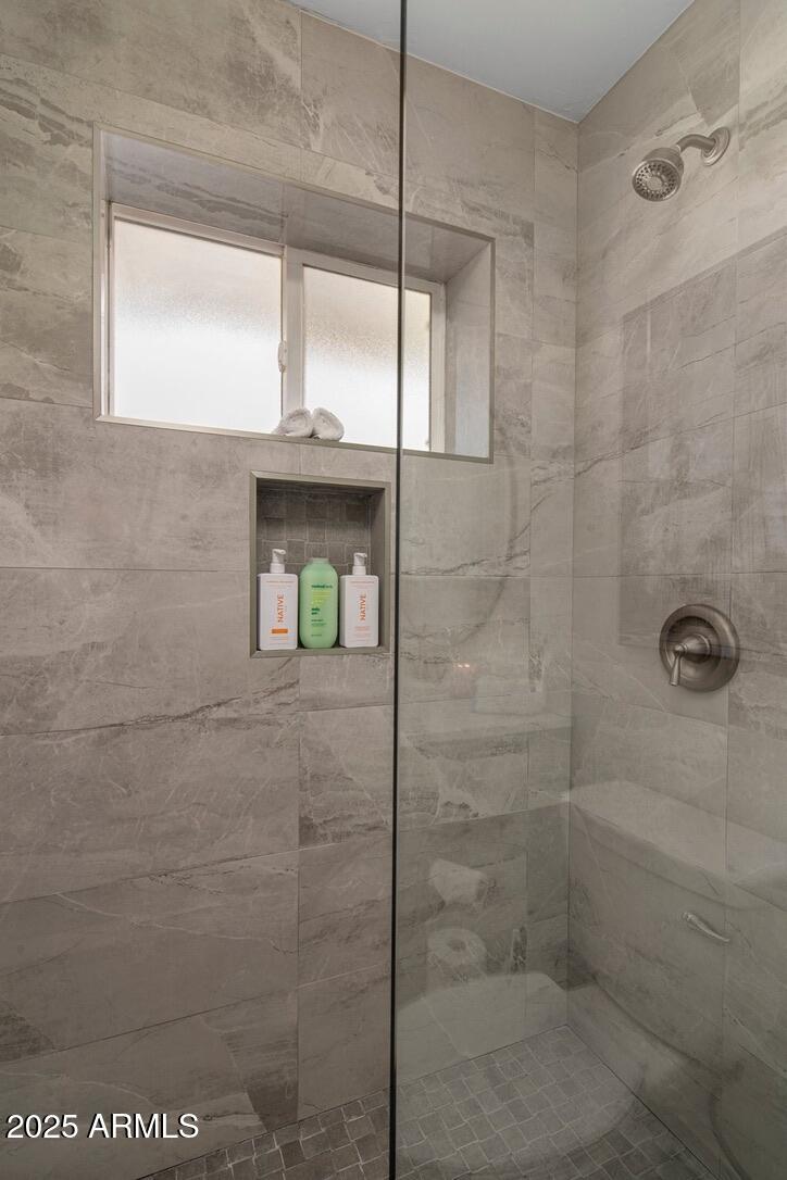 4526 East Paradise Lane Phoenix, AZ 85032 - Photo 26 of 48 a bathroom with a shower