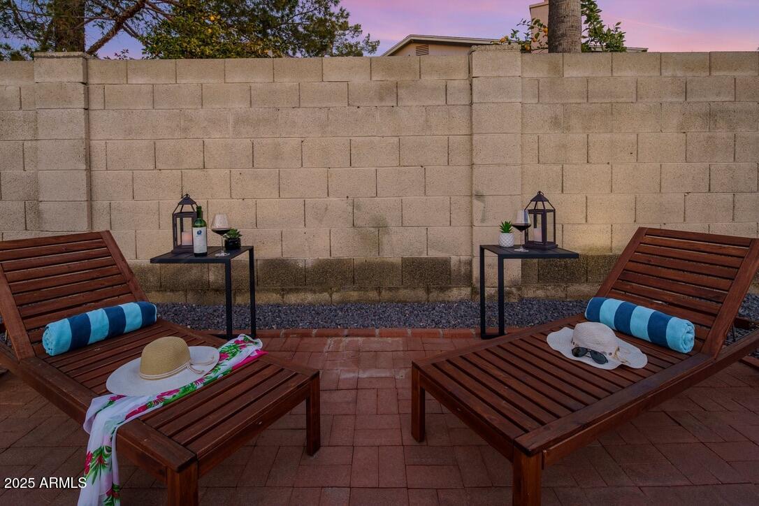 4526 East Paradise Lane Phoenix, AZ 85032 - Photo 39 of 48 a reading room with wooden floor