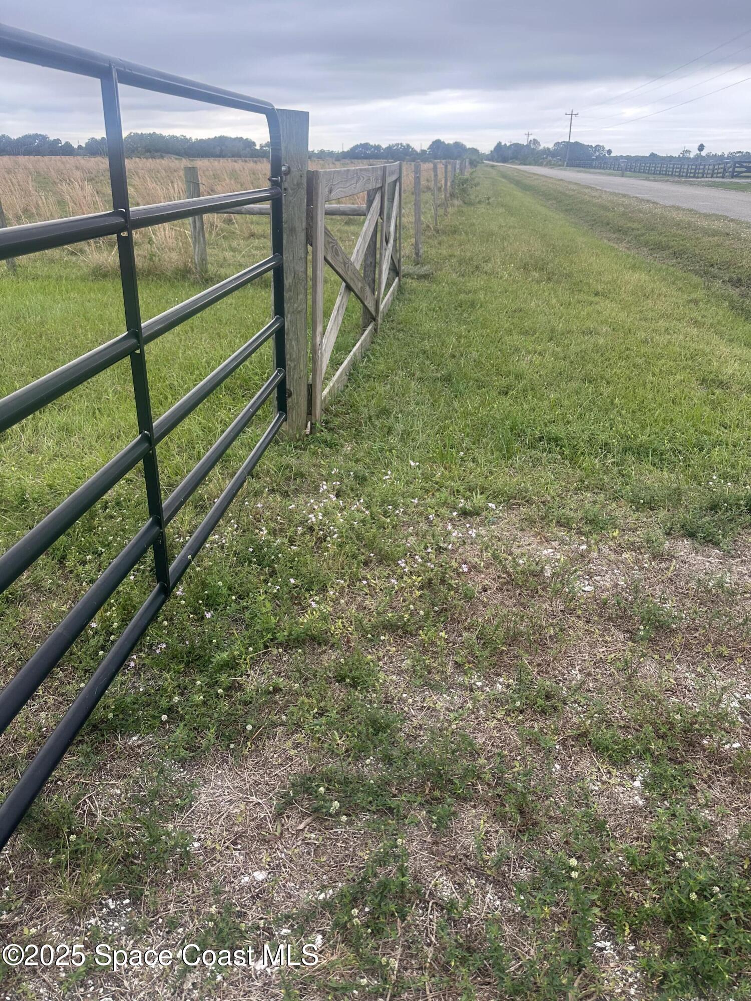 16124 Northwest 220th Street Okeechobee, FL 34972 - Photo 17 of 17 a view of an outdoor space