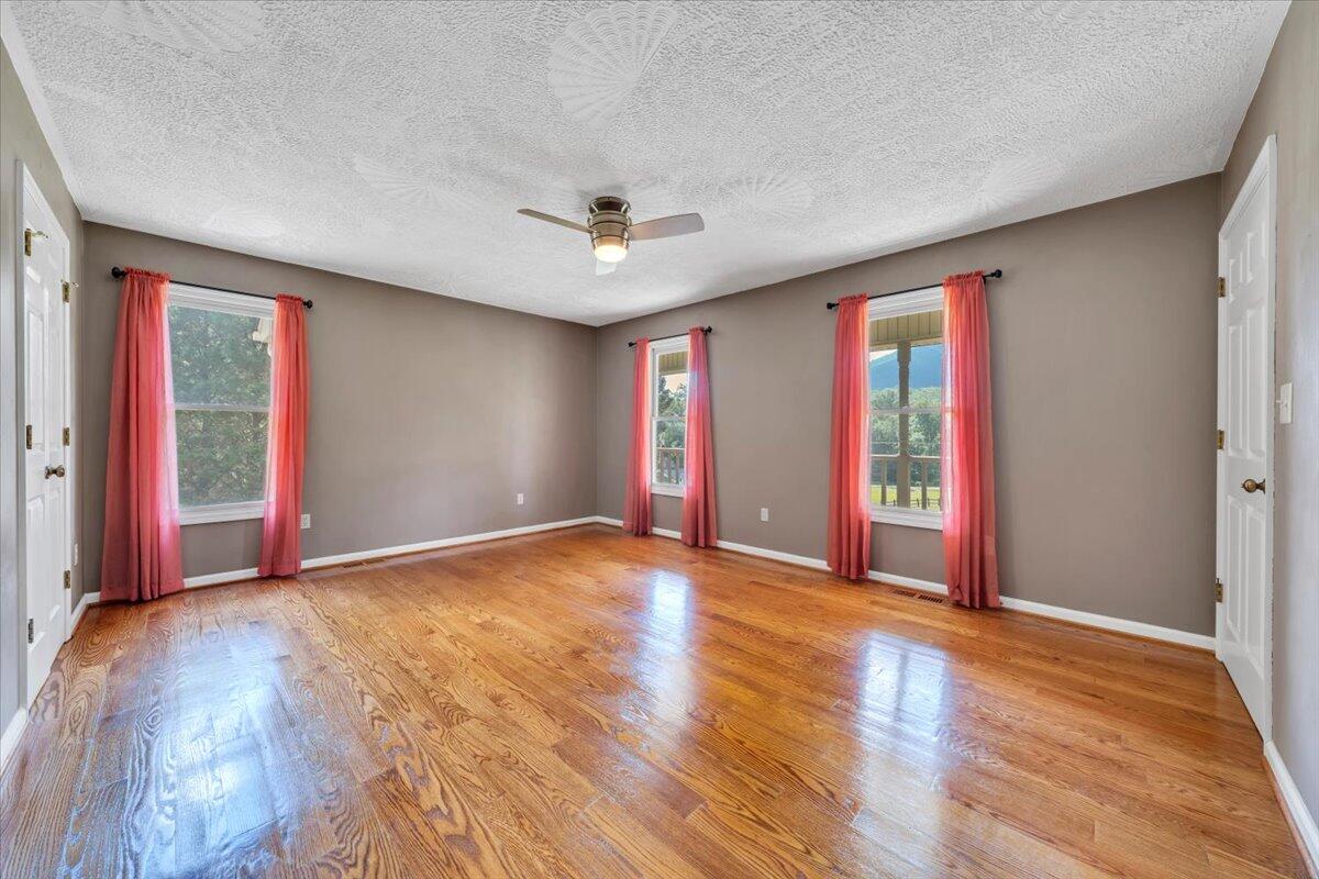 5145 Bradshaw Road Salem, VA 24153 - Photo 36 of 93 24-MIB01848