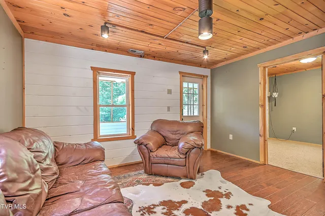 $2,645,000 | 16761 Bristol Highway, Bristol, VA 24202