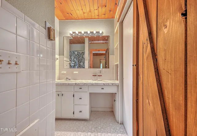 $2,645,000 | 16761 Bristol Highway, Bristol, VA 24202