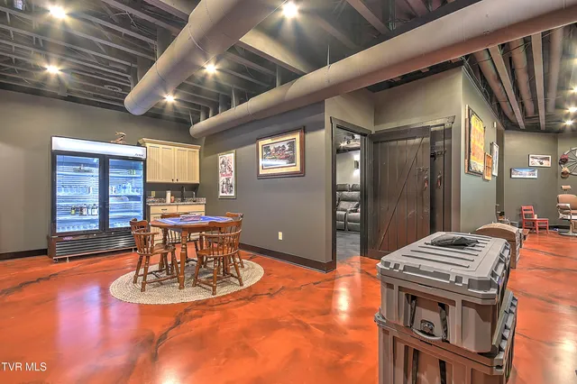 $2,645,000 | 16761 Bristol Highway, Bristol, VA 24202