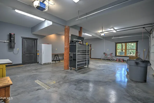 $2,645,000 | 16761 Bristol Highway, Bristol, VA 24202