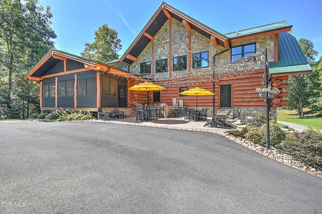 $2,645,000 | 16761 Bristol Highway, Bristol, VA 24202