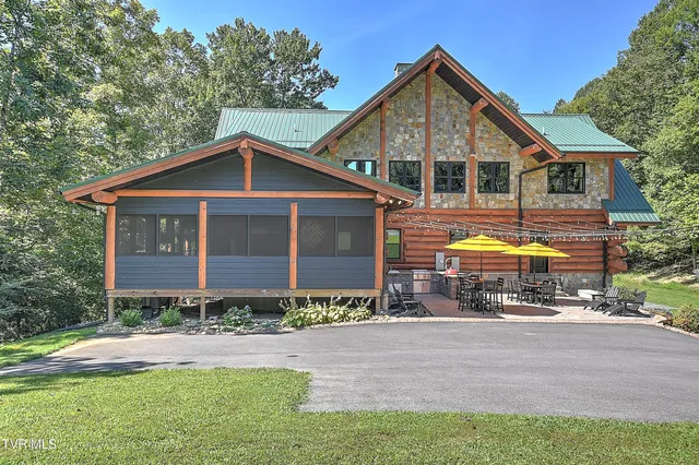 $2,645,000 | 16761 Bristol Highway, Bristol, VA 24202