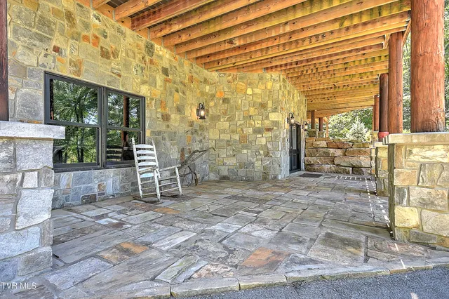 $2,645,000 | 16761 Bristol Highway, Bristol, VA 24202