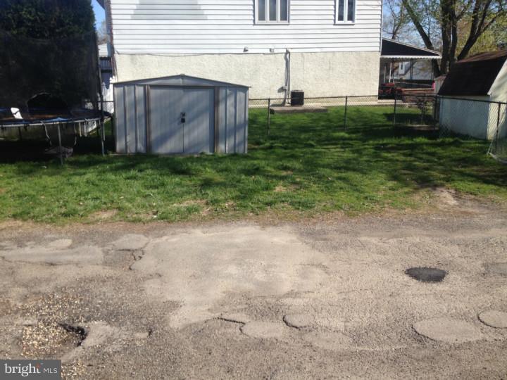 1901 Fowler Road Folcroft, PA 19032 - Photo 15 of 23 Back Yard