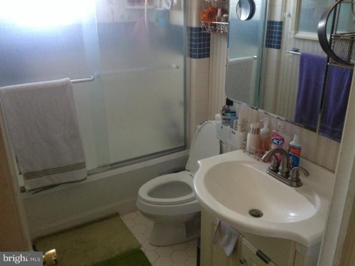 1901 Fowler Road Folcroft, PA 19032 - Photo 21 of 23 Bathroom