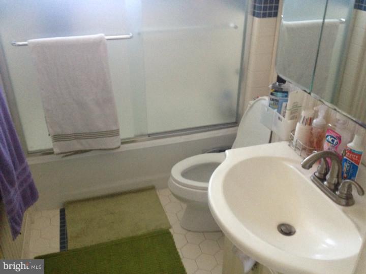 1901 Fowler Road Folcroft, PA 19032 - Photo 22 of 23 Bathroom