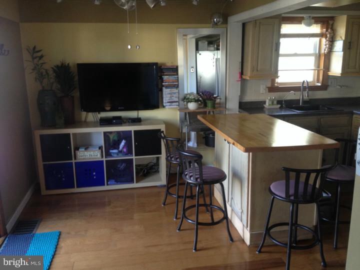 1901 Fowler Road Folcroft, PA 19032 - Photo 8 of 23 Dining Room