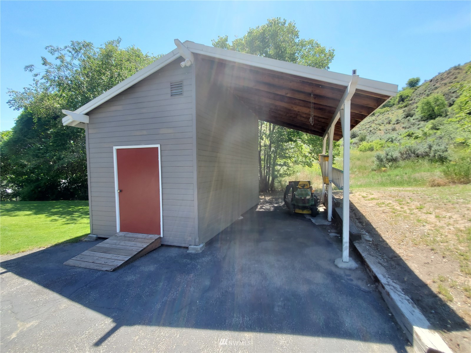 11 Haussler Road Omak, WA 98841 - Photo 28 of 40 a view of outdoor space and yard
