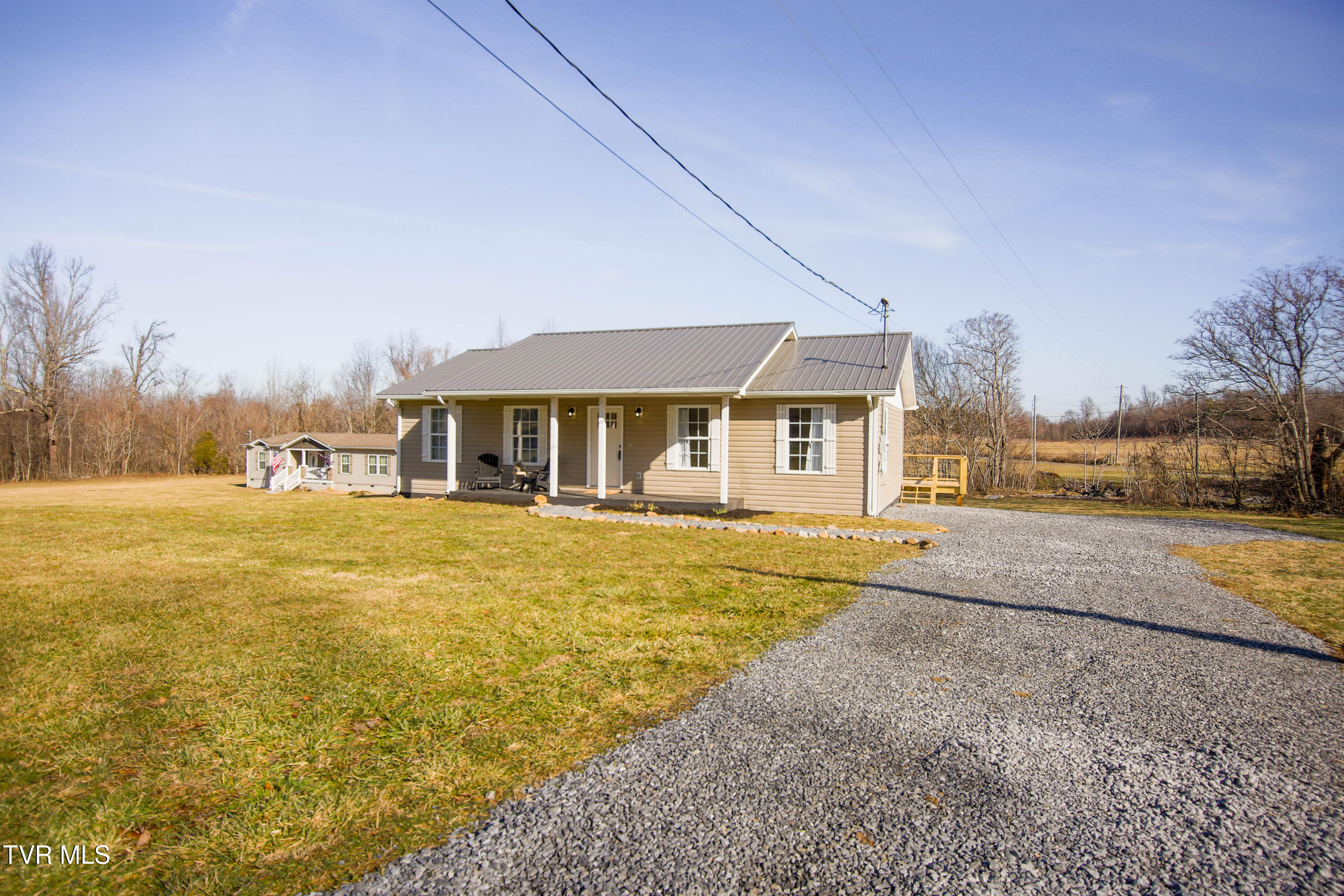 1035 South Water Fork Road Greeneville, TN 37743 - Photo 3 of 43 561A0429-HDR