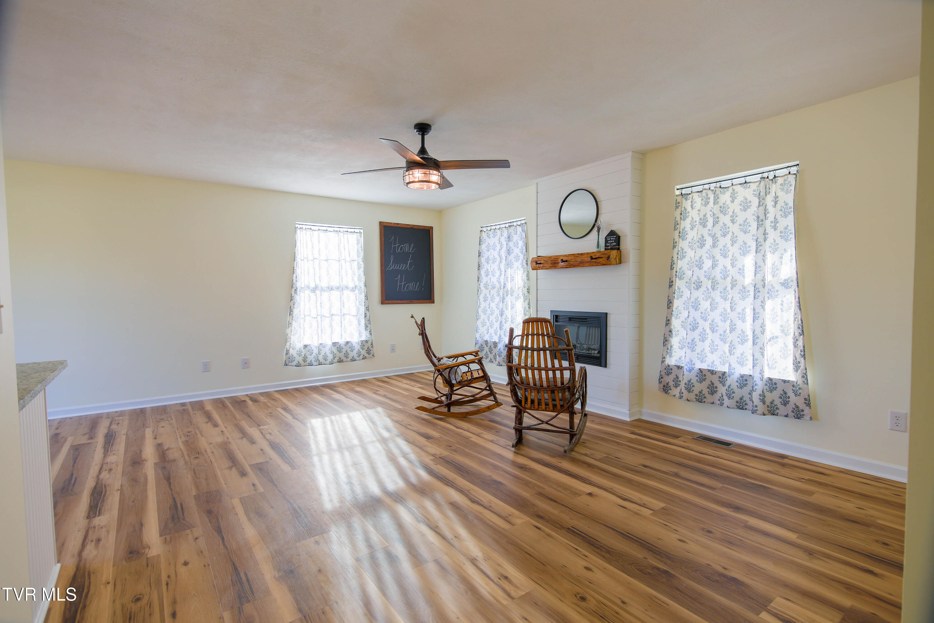 1035 South Water Fork Road Greeneville, TN 37743 - Photo 6 of 43 561A0269-HDR