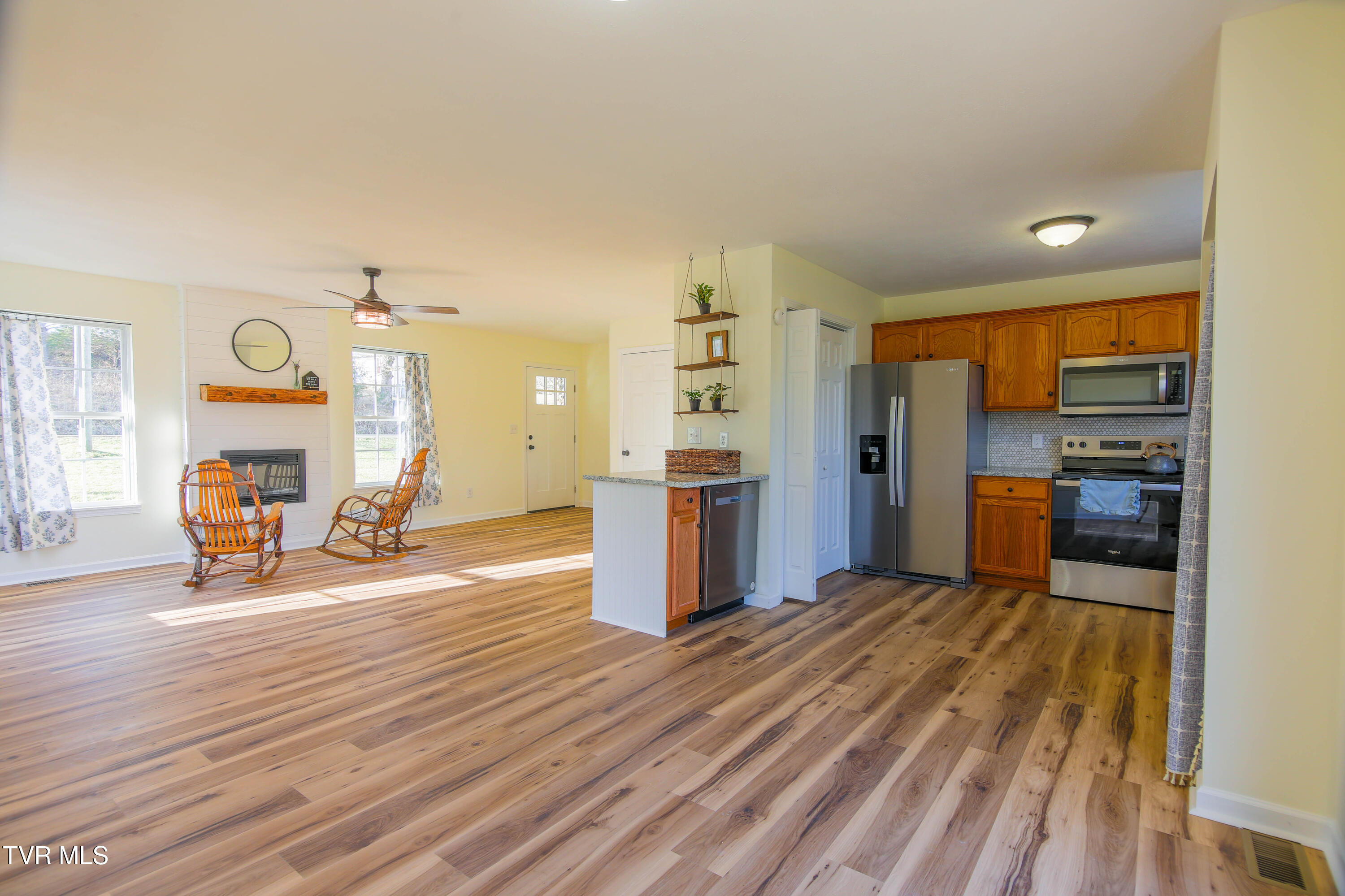 1035 South Water Fork Road Greeneville, TN 37743 - Photo 10 of 43 561A0289-HDR