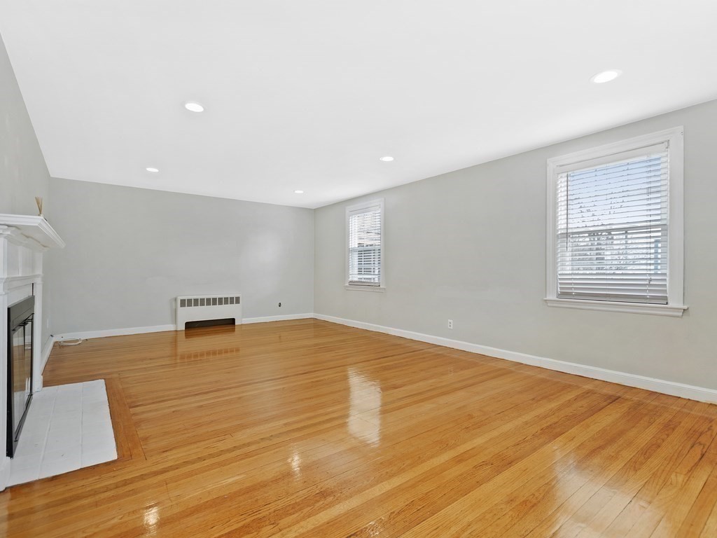 115 Albemarle Road Waltham, MA 02452 - Photo 12 of 37 Gallery Image 12