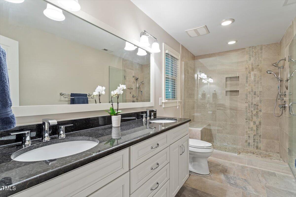 12329 Whartons Way Raleigh, NC 27613 - Photo 25 of 51 Primary bath